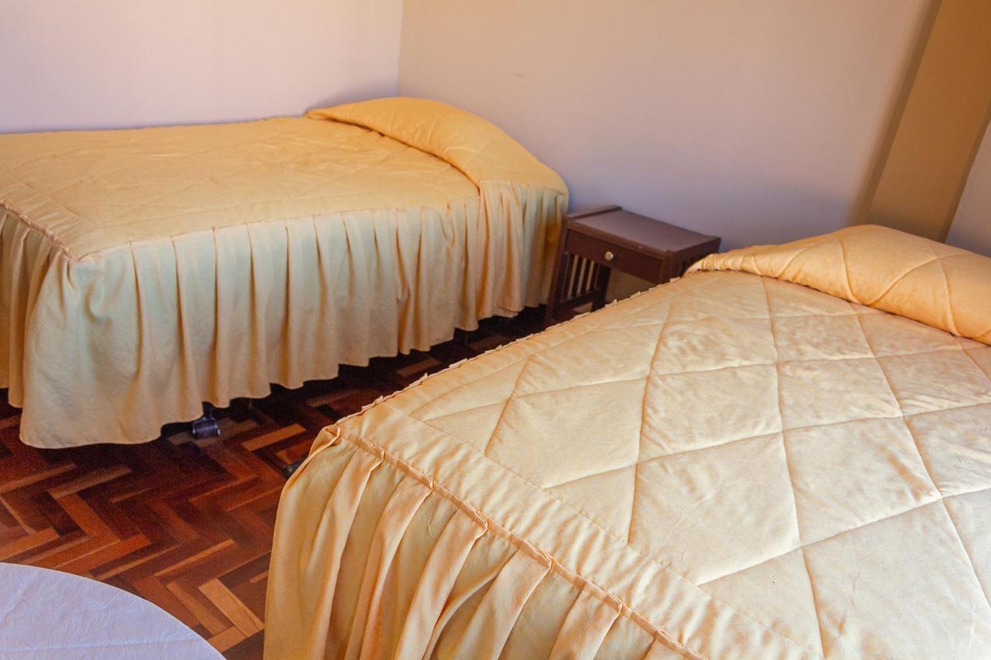 Hostal Sonia Copacabana  Eksteriør billede
