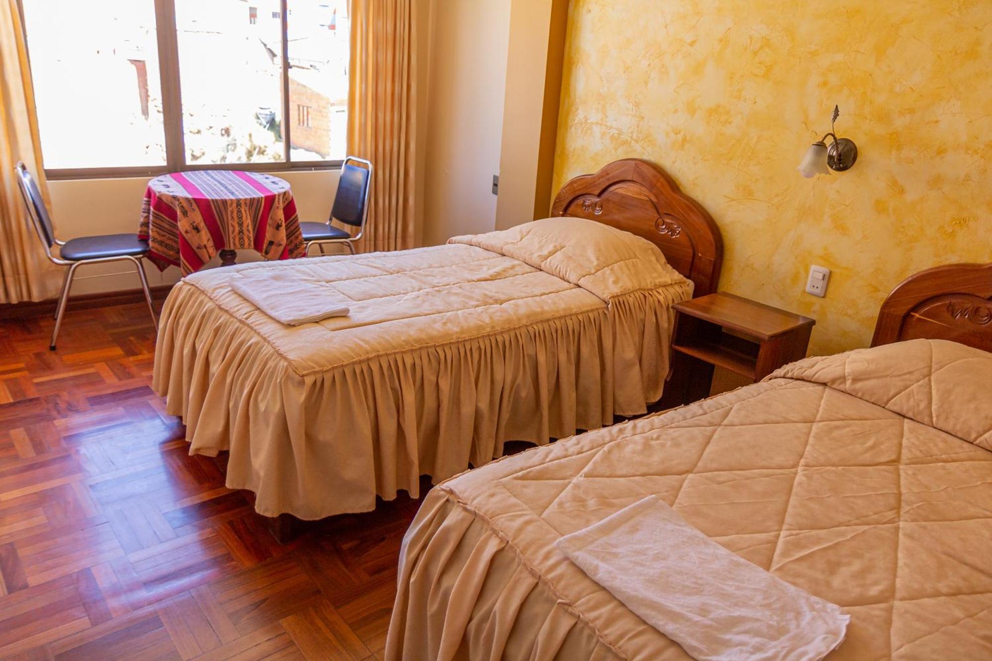 Hostal Sonia Copacabana  Eksteriør billede