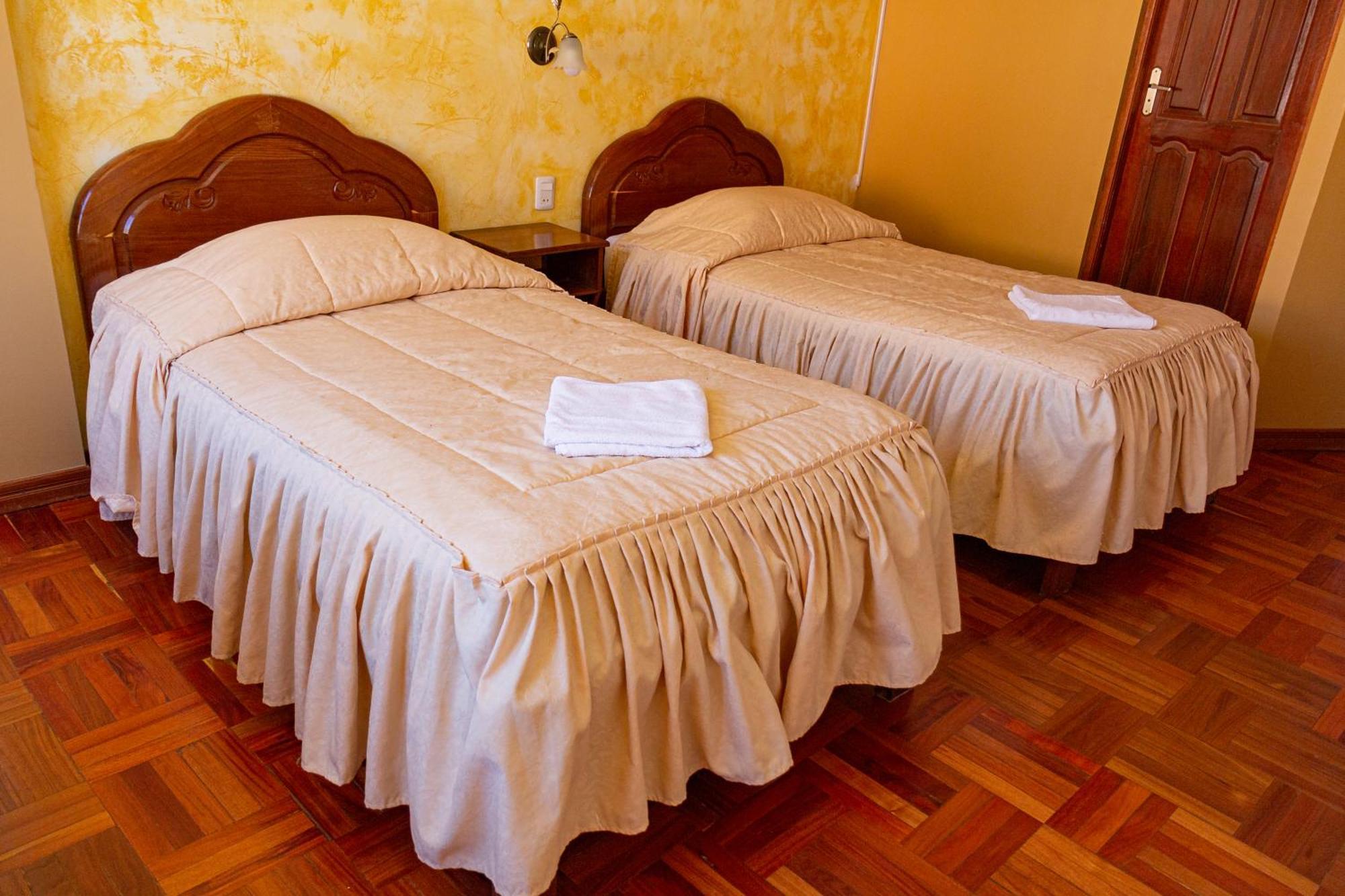 Hostal Sonia Copacabana  Eksteriør billede