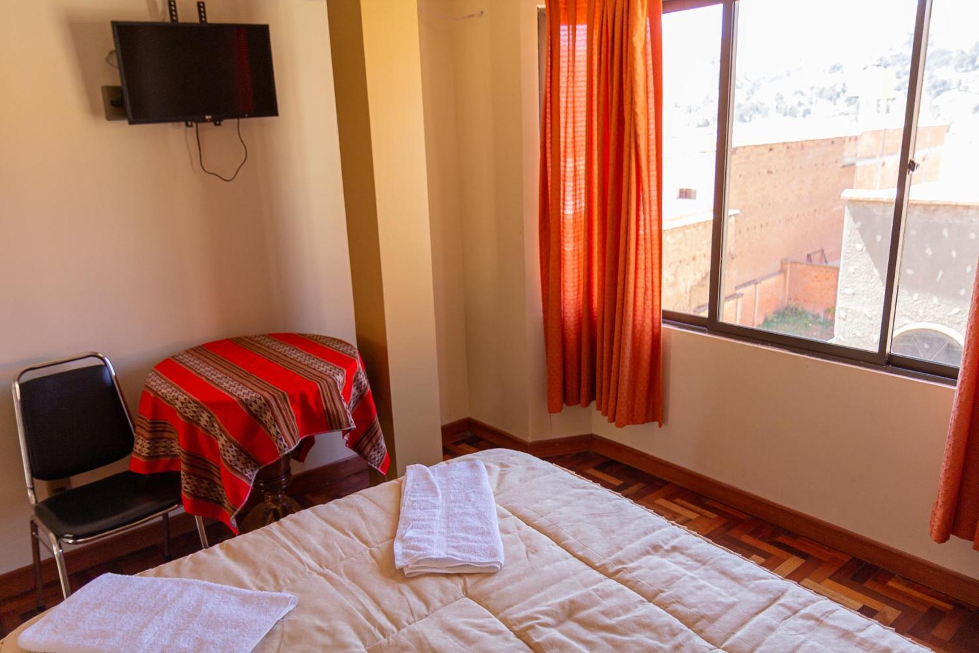 Hostal Sonia Copacabana  Eksteriør billede