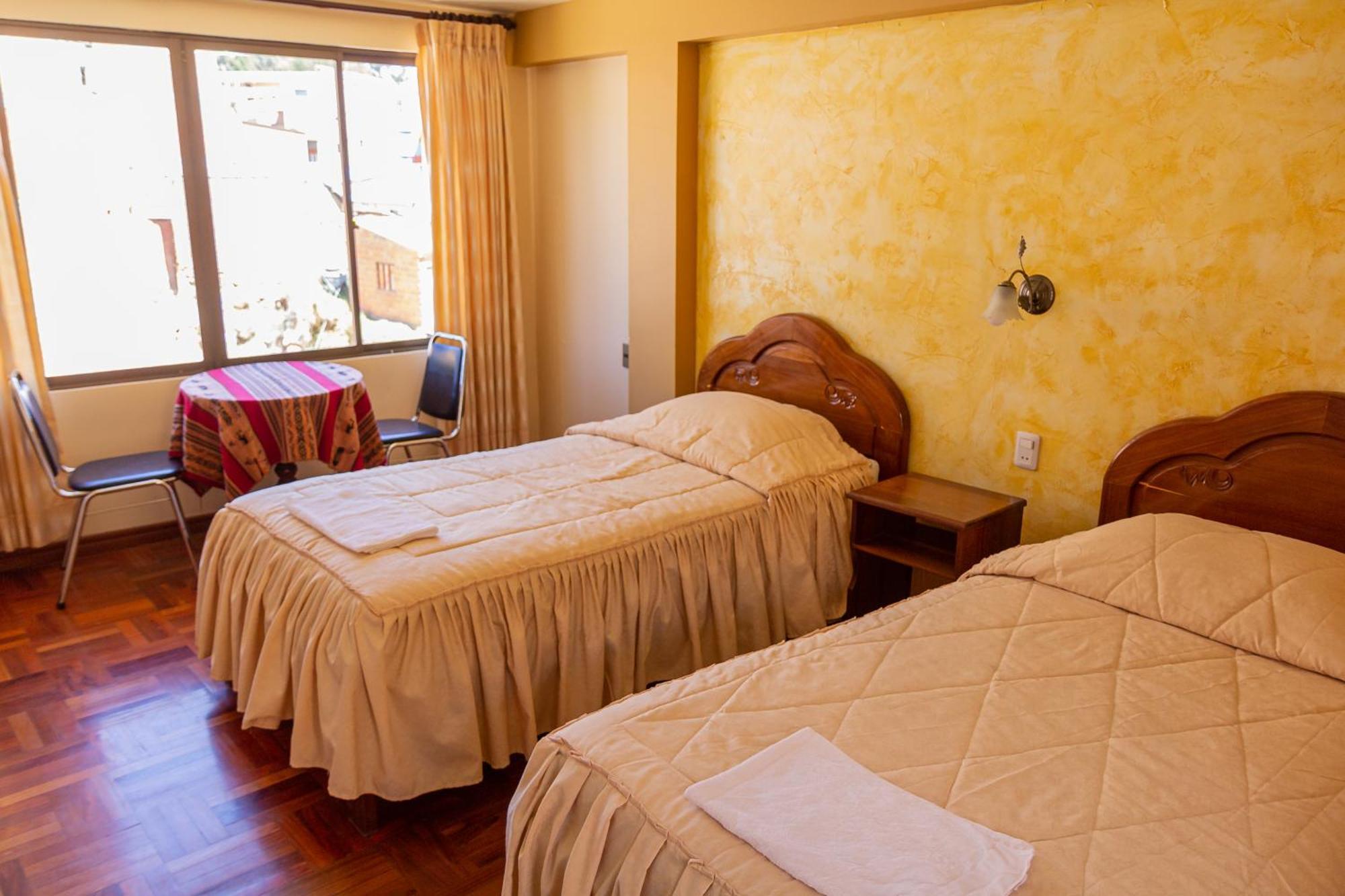 Hostal Sonia Copacabana  Eksteriør billede